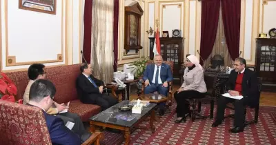 رئيس جامعة القاهرة يبحث آليات التعاون العلمي مع السفير الصيني «صور»