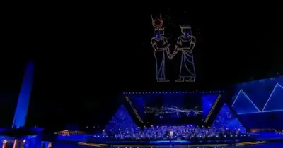 مجسمات ضوئية فرعونية تزين السماء بافتتاح المتحف المصري الكبير.. سحر الليزر يُجسد الخلود