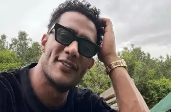 نمر يعتدي على محمد رمضان ويتسبب بإصابته (صورة)