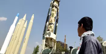 التحالف العربي: صواريخ الحوثيين خطر على دول الجوار