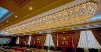 هجوم على المجلس الأعلى للجامعات بسبب «نجفة» مطلية بالذهب