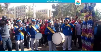 بحضور 18 شركة.. عروض شعبية في ملتقى تنشيط السياحة بجامعة عين شمس (صور)