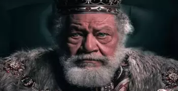 يحيى الفخراني يعتذر لـ«زاهي حواس» على الهواء