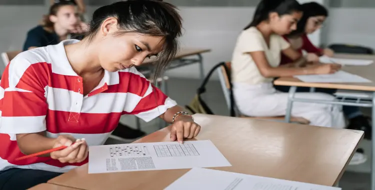  مقررات امتحان شهر نوفمبر للصف الثاني الثانوي 2025 علمي وأدبي 