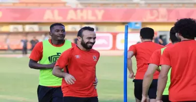 تيشيرت الأهلي الجديد.. صورة مسربة للقمصان الاحتياطية