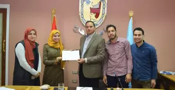 رئيس جامعة سوهاج يكرم المشروعات الفائزة في ريادة الأعمال