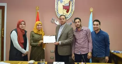 رئيس جامعة سوهاج يكرم المشروعات الفائزة في ريادة الأعمال