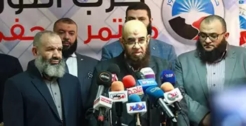 أول تعليق لرئيس حزب النور يونس مخيون على الأحداث في مصر