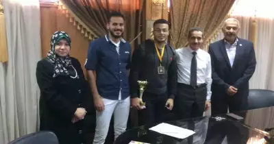 اتحاد طلاب جامعة قناة السويس يكرم الفائز في بطولة العالم لألعاب القوى