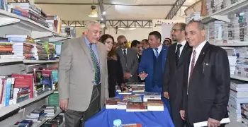افتتاح أول معرض للكتاب في جامعة السادات