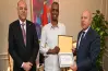 وزير العمل أثناء تكريم عامل المزلقان: تعمدنا إخفاء المكافأة علشان خايفين من الحسد