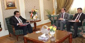 وزير التعليم العالي يبحث مع سفير فرنسا التعاون في مجال الفضاء