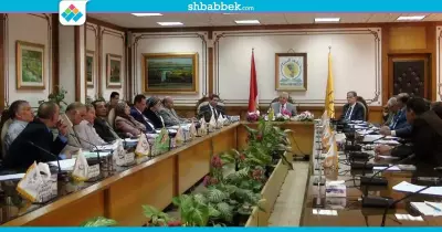 إنشاء جروب على «واتس آب» لأعضاء مجلس جامعة  المنيا