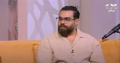 نجاة الفنان علي رؤوف مغني «أنا باشحت بالجيتار» من حادث مروع.. تفاصيل حالته الصحية