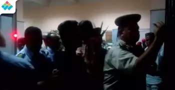 مشادات بين الأمن والأهالي لحضور حفل تامر حسني بشبين الكوم (فيديو)
