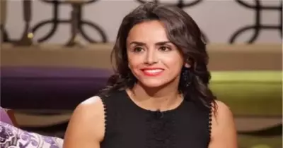 علا رشدي تنشر صورتها أثناء الصلاة بـ«البيجاما» وتثير غضب متابعيها