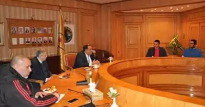 رئيس جامعة حلوان يجتمع باللجنة العليا لاتحاد الطلاب