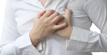 طبيب: النساء أكثر عرضة لألم القلب النفسي (فيديو)