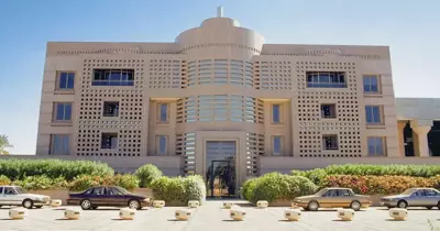 جامعة الملك عبد العزيز تُنهي خدمة أستاذة مصرية.. ووزيرة الهجرة تتابع القضية