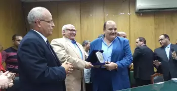 حقوق عين شمس تكرم أوائل خريجيها (صور)