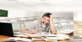 هتركز في المذاكرة ولا قلة النوم هتفصلك؟.. اعرف الحل دلوقتي
