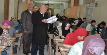 رئيس جامعة الزقازيق يتفقد امتحانات الفترة المسائية