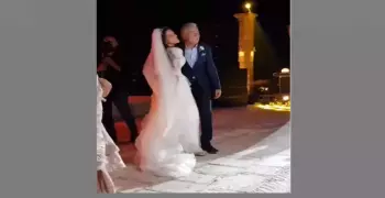 رقص مصطفى فهمي في حفل زفاف ابنته (فيديو)
