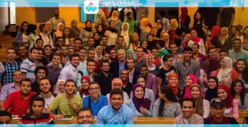 مندوب الرئاسة يشارك طلاب حاسبات عين شمس «فكّر»