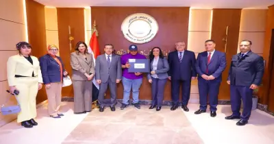 توزيع 50 جهاز لاب توب ناطق للطلاب ذوي الإعاقة البصرية بجامعة عين شمس