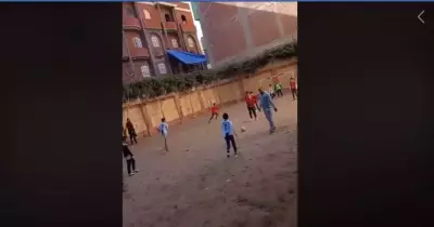 خليفة «ميسي».. طالب في مدرسة بالبحيرة يبهر الجماهير بتسديدة عالمية (فيديو)