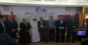 المكتب الثقافي الكويتي يكرم مدير وحدة الوافدين بجامعة بنها