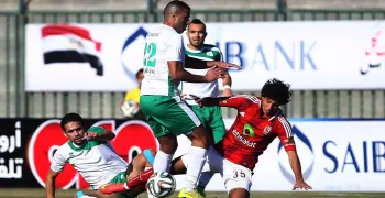 شاهد| الأهلي على قمة الدوري بثلاثية في المصري
