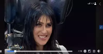 الفنانة بسمة تنجح في فك قيود كرسي رامز مجنون رسمي وتعتدي على رامز جلال (فيديو)