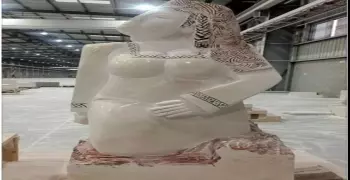 تمثال مصر تنهض يشعل سخرية مواقع التواصل