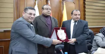جامعة بني سويف تكرم كلية الدراسات العليا للعلوم المتقدمة
