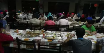 بحضور رئيس الجامعة.. إفطار جماعي للطلاب في المنيا