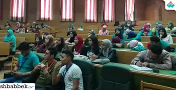 تجارة القاهرة تنظم محاضرة عن «الخدمات المالية غير المصرفية» (صور)