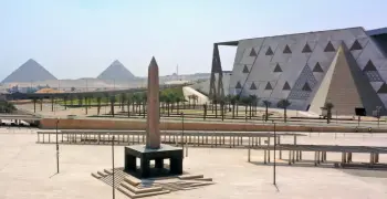 هل يمكن التطوع في تنظيم فعاليات افتتاح المتحف المصري الكبير؟.. وزارة السياحة تجيب