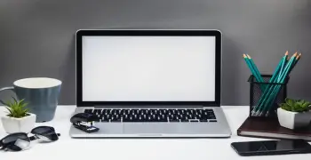 إلزام معلمي الحاسب الآلي بتدريس مادة البرمجة والذكاء الاصطناعي
