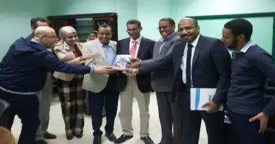 كلية طب أسوان تحتفل بإصدار أول كتاب عن "طب الحالات الحرجة لأمراض الصدر"