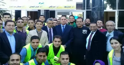 بالصور.. حملة لتجميل المستشفي الجامعي بأسيوط