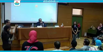فتوح أحمد بجامعة القاهرة: مفيش مسرح في مصر