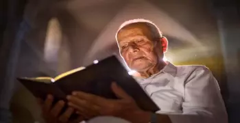 تعرف على حكم قراءة القرآن بأكثر من نية (فيديو)