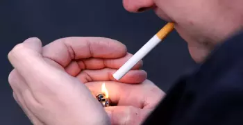 احذر.. لاصقات الإقلاع عن التدخين تؤدي إلى الوفاة (فيديو)