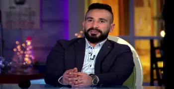 أحمد سعد يغني أغنية خاصة للنجمة سمية الخشاب (فيديو)