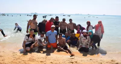 وفد جامعة سوهاج يختتم أسبوع شباب المدن برحلة إلى «السخنة»