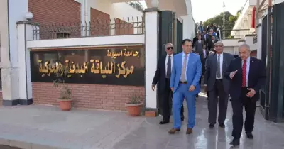 وفد دبلوماسي عربي يزور القرية الاولمبية بجامعة أسيوط
