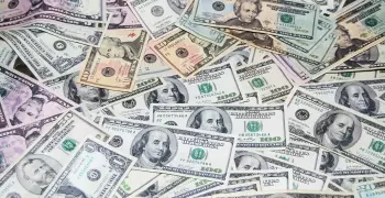 الدولار يسجل 18.13 جنيه في تعاملات الخميس