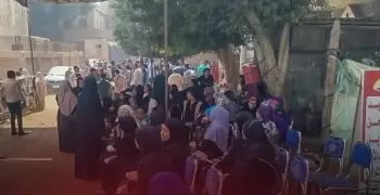 شراء الأصوات في دائرة اهناسيا ببني سويف يثير غضب المواطنين.. فيديو