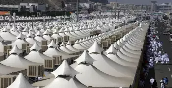 يوم التروية.. ضيوف الرحمن يتوافدون إلى مشعر مِنى